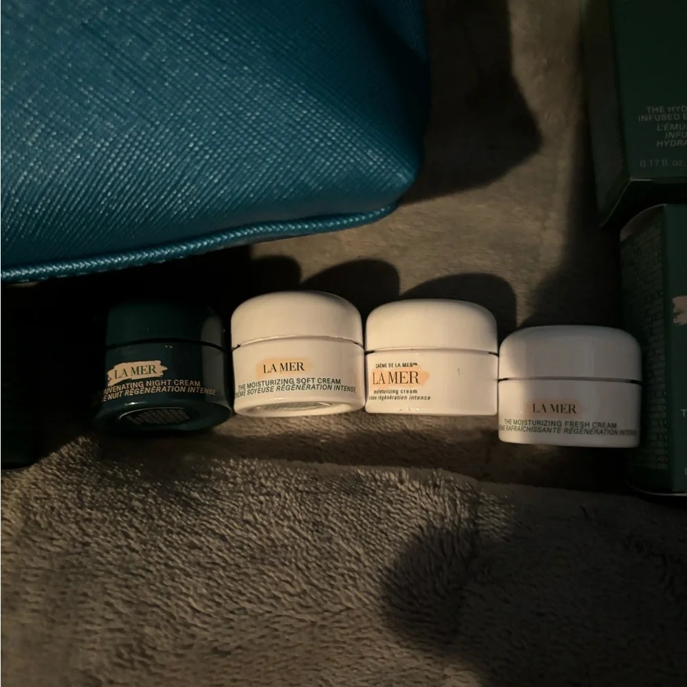 La Mer Skincare Collection with White and Green Packaging - Picture 8 of 9